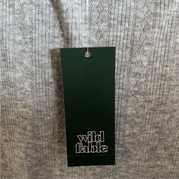 Wild fable women’s grey top - Picture 2 of 4